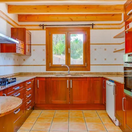 Villa 2 *