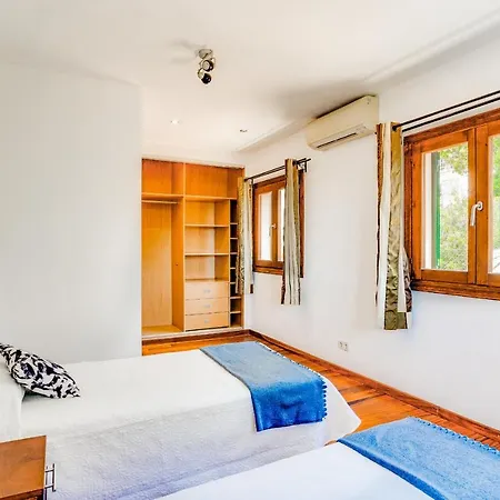 Villa 2 *
